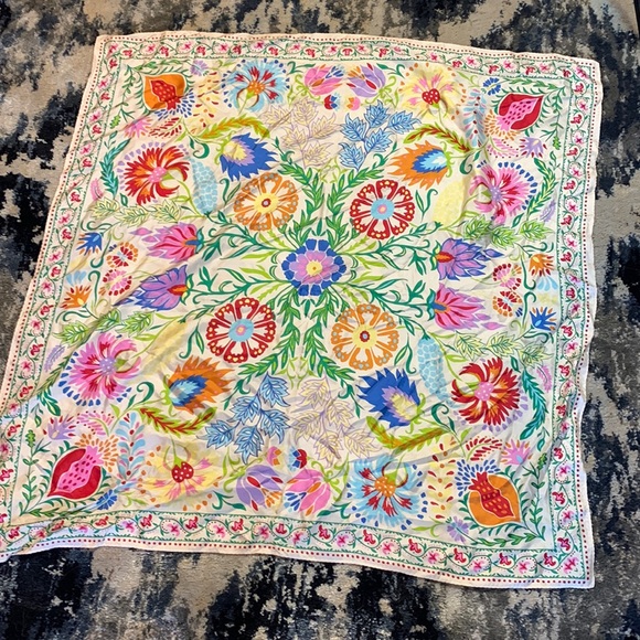 Zara Accessories - Zara Medium Scarf